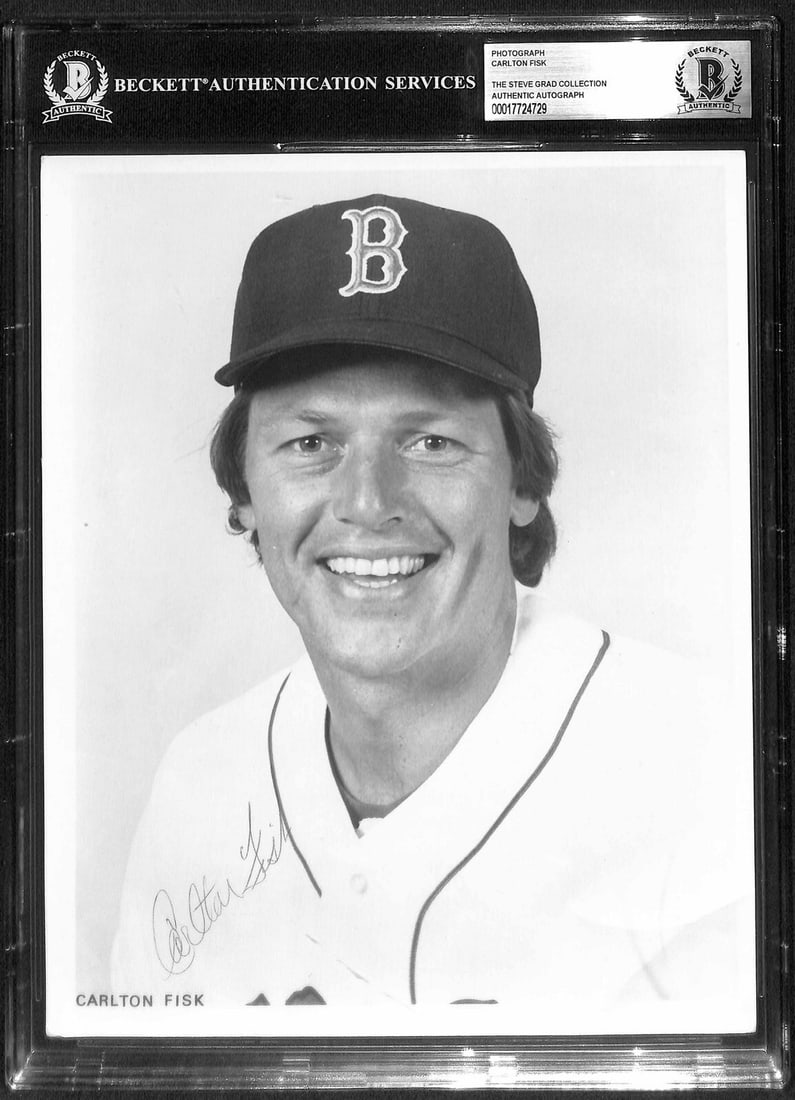 Carlton Fisk Signed 8x10 Photo Beckett Authenticated Vintage Red Sox: Carlton Fisk Signed 8x10 Photo Beckett Authenticated Vintage Red Sox This is a vintage mid-1970s 8x10 color photograph of Carlton Fisk, the Hall of Fame catcher known for his time with the Boston Red 