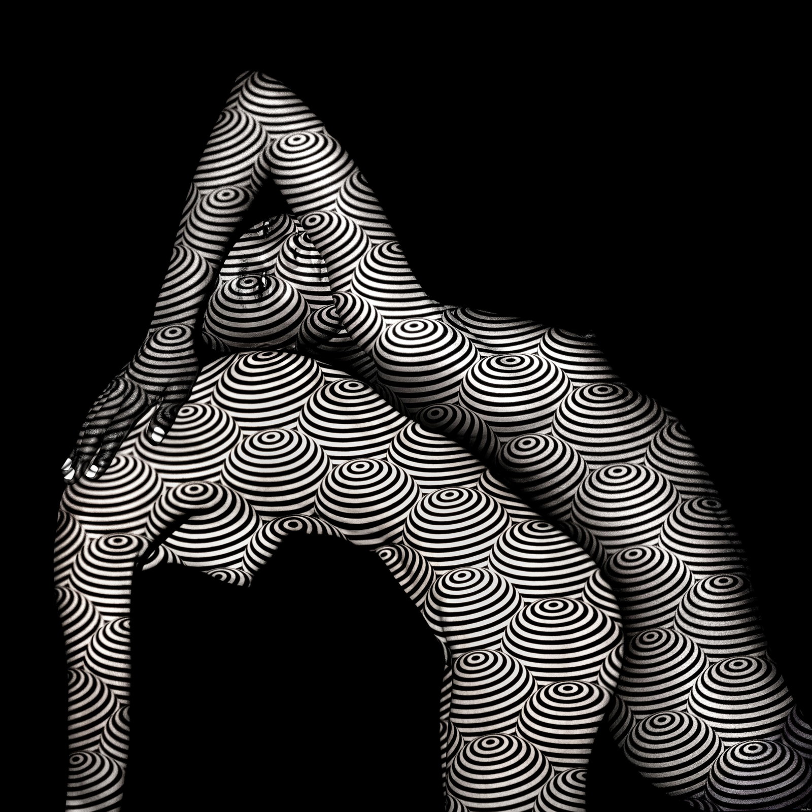 Giuliano Bekor Modernismo M26 Pop Art Photography 48x48 Limited Edition of 12: Giuliano Bekor Modernismo M26 Pop Art Photography 48x48 Limited Edition of 12 Experience the captivating essence of Pop Art with "Modernismo M26," a stunning photography piece by Giuliano Bekor. Creat