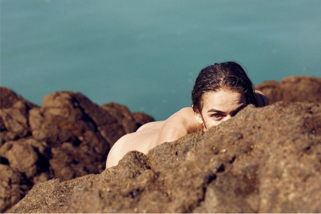 Untitled Nr 2790 Photography 36 x 44 Edition of 12 by Rowan Daly: Untitled Nr 2790 Photography 36 x 44 Edition of 12 by Rowan Daly Discover the captivating essence of contemporary photography with "Untitled (Nr. 2790)" by Rowan Daly. Created in 2015, this archival p