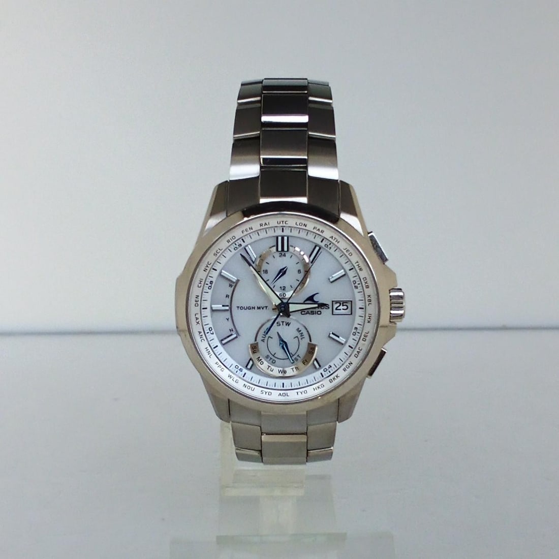 CASIO OCW-T2500 Oceanus titanium solar radio wristwatch for men: CASIO OCW-T2500 Oceanus titanium solar radio wristwatch for men Pre-owned CASIO OCEANUS men's wristwatch with a solar-powered radio-controlled movement. This Japan-made model shows overall signs of us