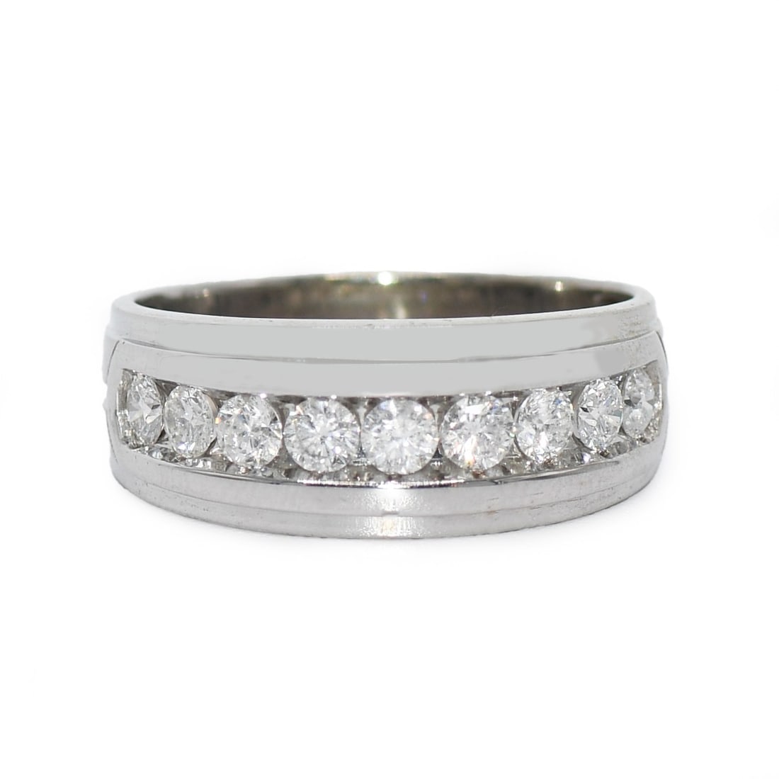 Men's 10K White Gold Diamond Band Ring Size 10.75: Men's 10K White Gold Diamond Band Ring Size 10.75 This men's band is crafted from 10k white gold and features round brilliant cut natural diamonds with a total diamond weight of 1.00 carat. The diamon