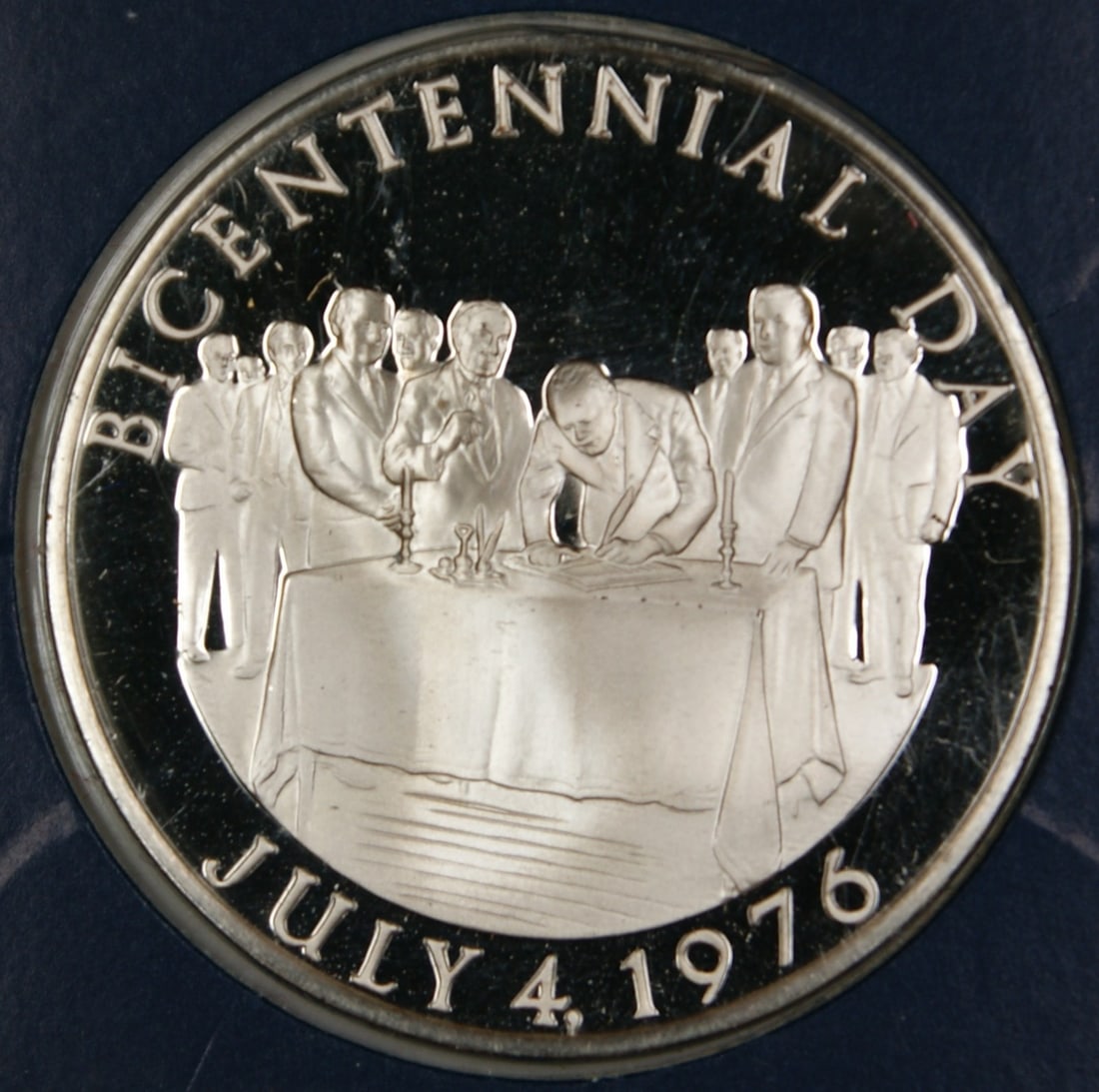 1 2 oz Sterling Silver Bicentennial Day Commemorative Medal (1 of 3)