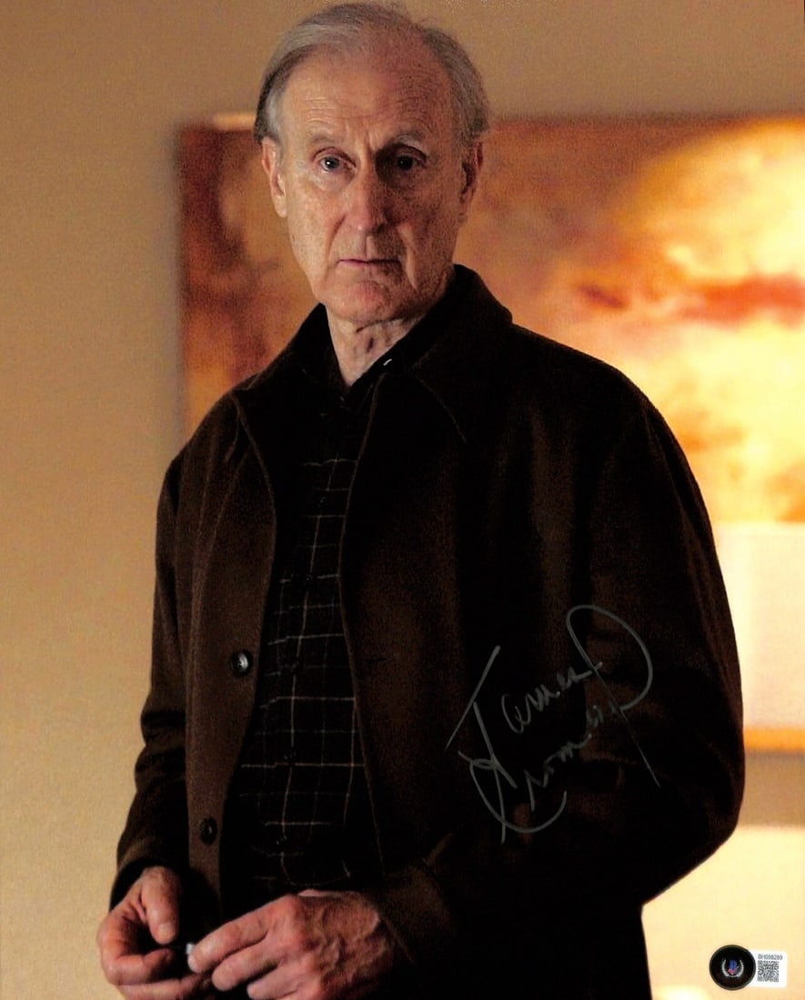 11x14 photo signed by James Cromwell from TV series 24 with Beckett authentication: 11x14 photo signed by James Cromwell from TV series 24 with Beckett authentication This 11x14 photograph features a silver marker autograph by James Cromwell, known for his role as Phillip Bauer in th