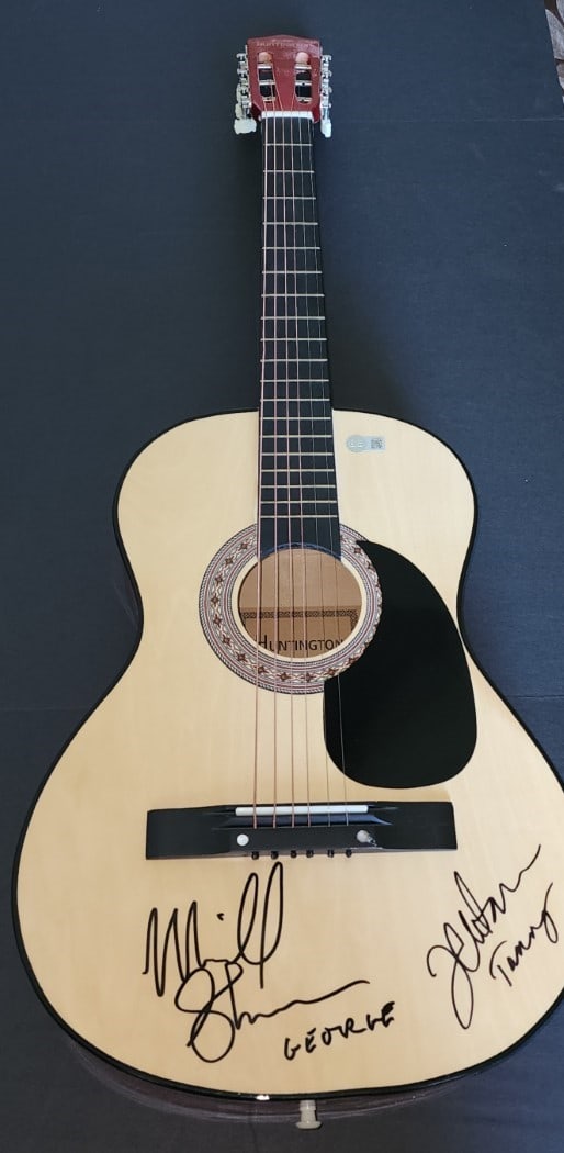 Autographed guitar and pick Michael Shannon Jessica Chastain Beckett Authentication (1 of 4)