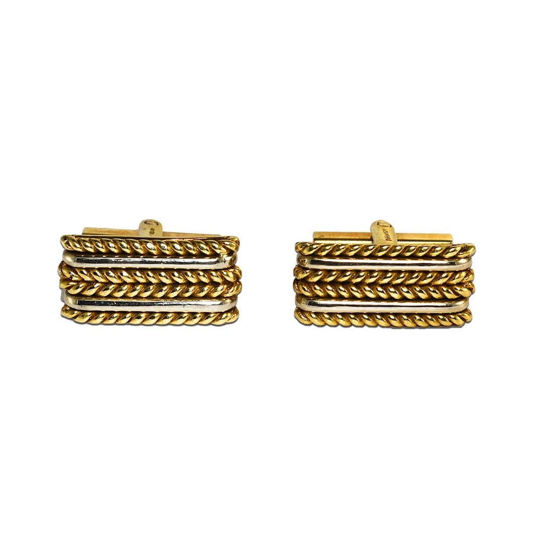 Tiffany & Co. 18K Yellow Gold Vintage Cufflinks 20.4g: Tiffany & Co. 18K Yellow Gold Vintage Cufflinks 20.4g Vintage Tiffany & Co. cufflinks crafted in 18k yellow gold. These cufflinks are stamped Tiffany & Co., 18k, and Italy, and present in very nice pr