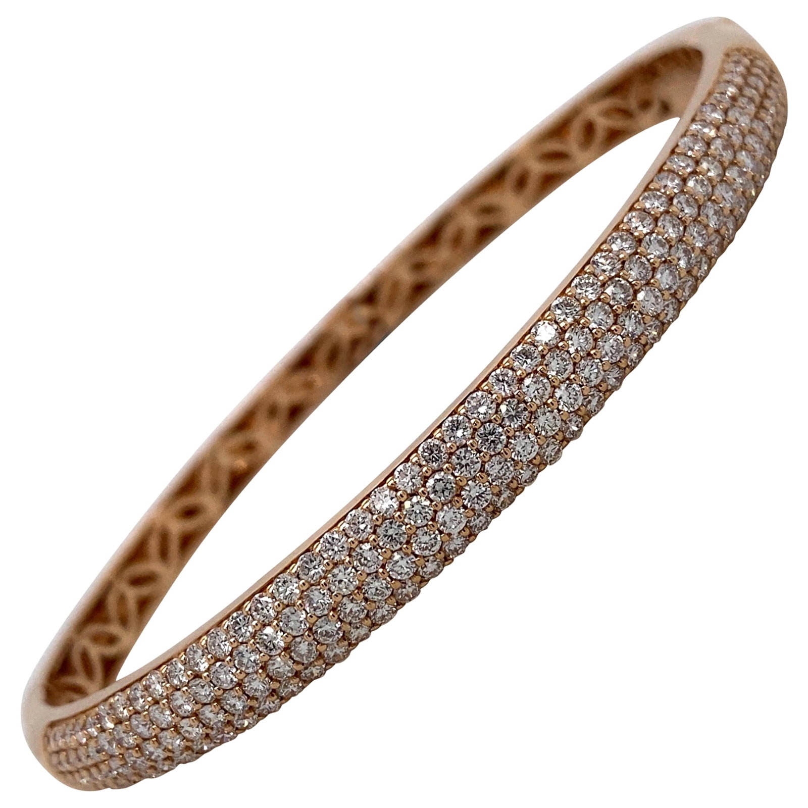 Harbor Diamonds 18K Rose Gold Three-Row Diamond Bangle 2.32ct: Harbor Diamonds 18K Rose Gold Three-Row Diamond Bangle 2.32ct This stunning 18K Rose Gold bangle bracelet showcases a contemporary design adorned with three rows of 172 round brilliant diamonds, total