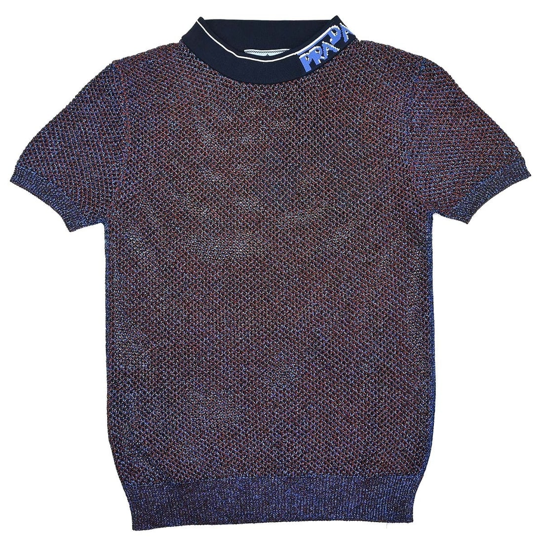 Prada Womens Silk Blend T Shirt IT 36 Blue Short Sleeve: Prada Womens Silk Blend T Shirt IT 36 Blue Short Sleeve This Prada women's short sleeve top is a vintage regular-fit T-shirt in a basic style, made in Italy. It features a round neck and is presented 