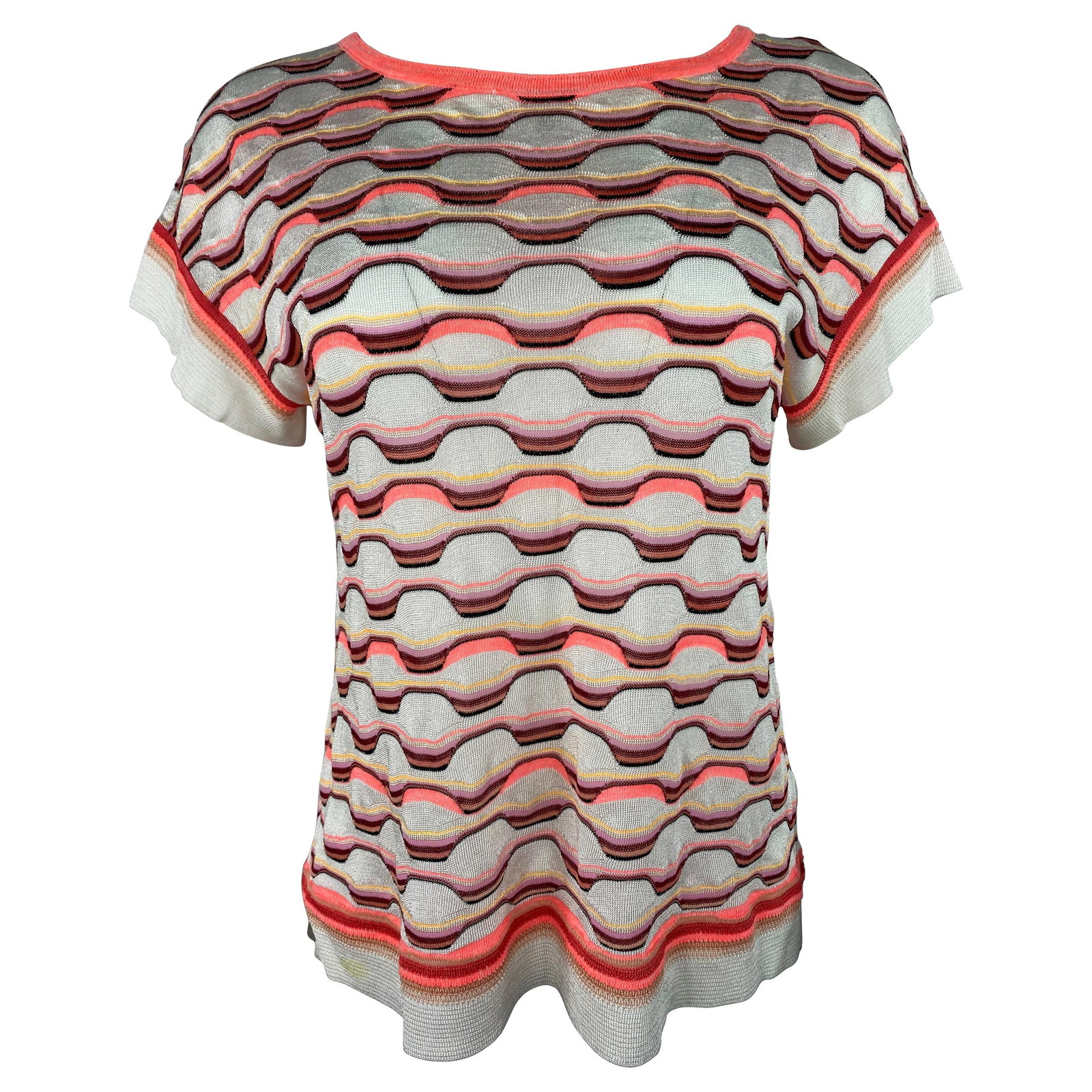 Missoni geometric short sleeve top in white and orange: Missoni geometric short sleeve top in white and orange Vintage Missoni white and orange T-shirt top with short sleeves, a crew neckline, and a multicolored geometric pattern. Made in Italy, this late 
