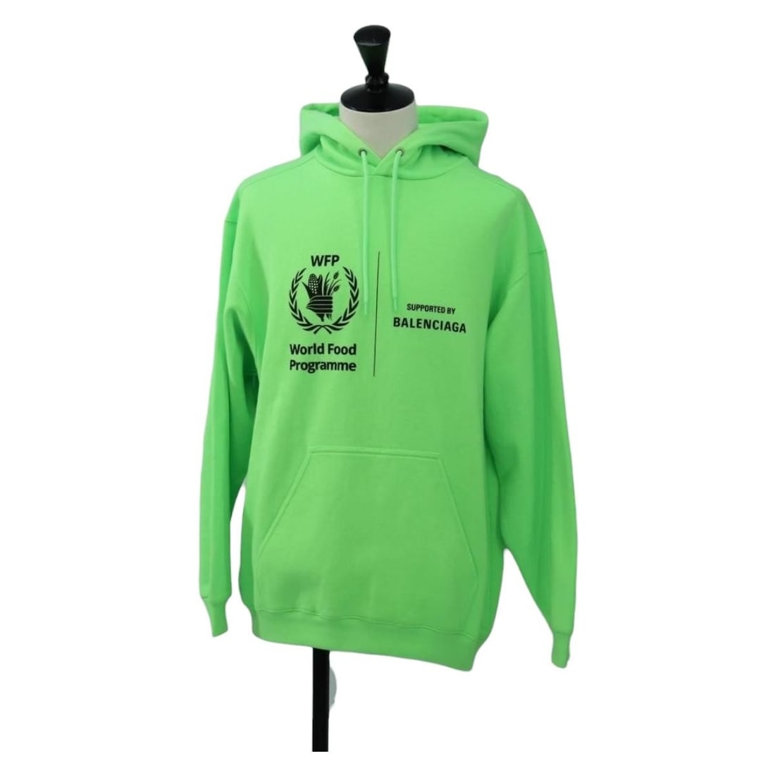 Balenciaga Green Cotton Hoody Jacket Womens XS: Balenciaga Green Cotton Hoody Jacket Womens XS Authentic BALENCIAGA green cotton hoody jacket for women in size XS. This Italy-made piece is offered in excellent condition with no remarkable scratches