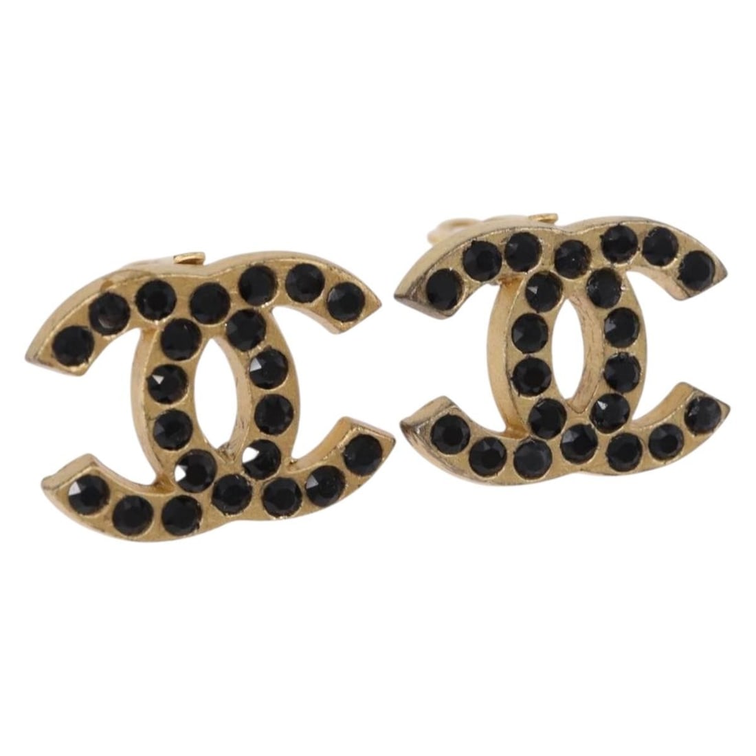 CHANEL CC Gold Tone Metal Earring France: CHANEL CC Gold Tone Metal Earring France CHANEL women's earring in gold-tone metal, made in France. Includes the item box. Condition is AB / very good, with partly rubbing, stains, and scratches on th