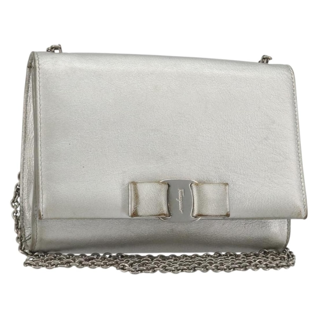 Leather shoulder bag Salvatore Ferragamo Vara Chain Flap silver: Leather shoulder bag Salvatore Ferragamo Vara Chain Flap silver Salvatore Ferragamo Vara Chain Flap leather bag in silver. This women's bag is made in Italy and shows overall wear consistent with