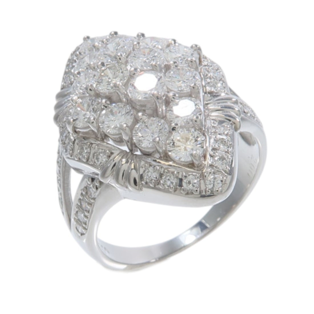 Pt900 Platinum Diamond Ring Womens Size 6.75 2.00ct: Pt900 Platinum Diamond Ring Womens Size 6.75 2.00ct Diamond ring crafted in Pt900 platinum with a clear diamond design. This women's ring is offered in very good condition and comes without accessorie