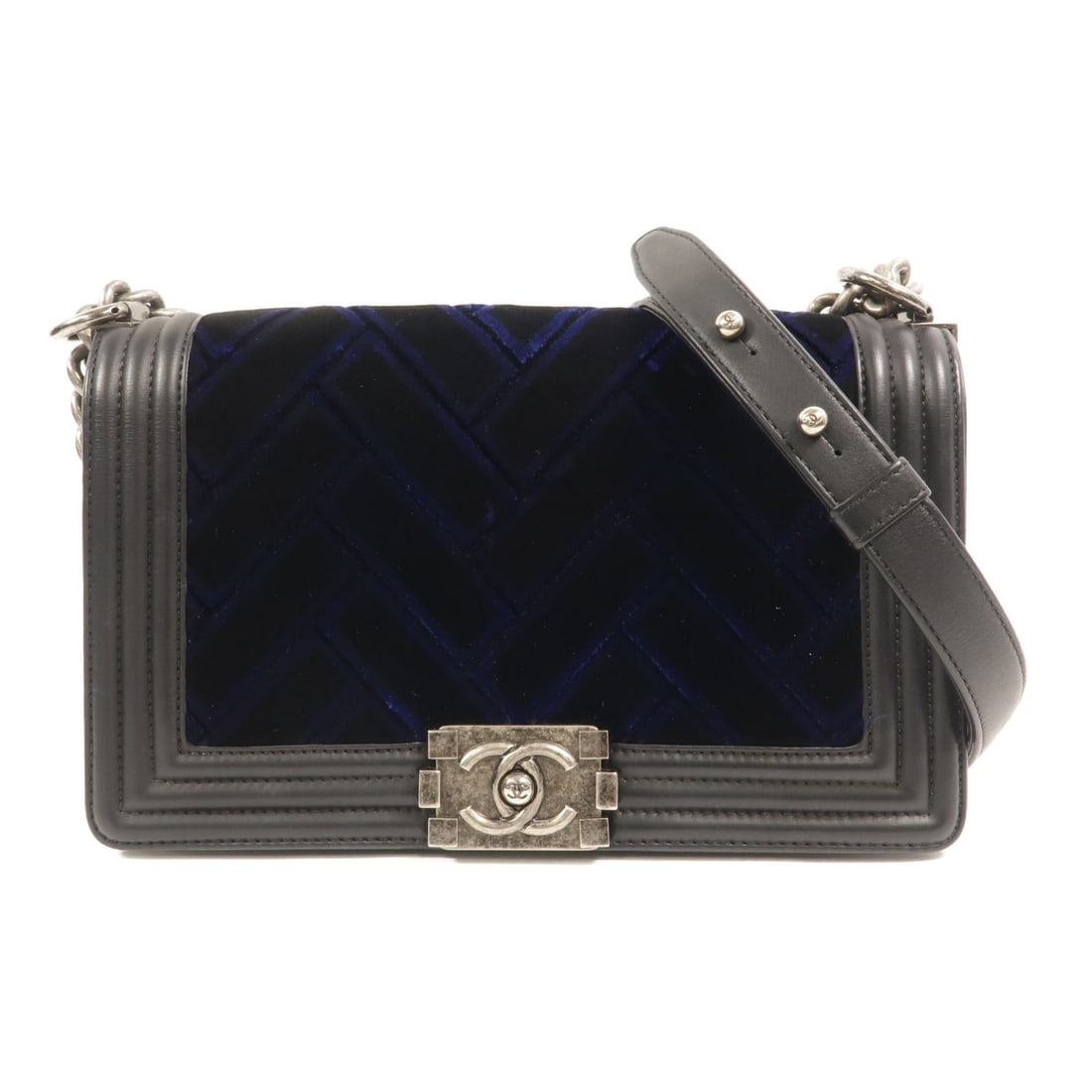 CHANEL Boy 25 Shoulder Bag Black Blue Calfskin Velvet: CHANEL Boy 25 Shoulder Bag Black Blue Calfskin Velvet A CHANEL Boy 25 chain shoulder bag in black and blue, made from calfskin leather and velvet. It features a flap pocket and comes with a hologram s