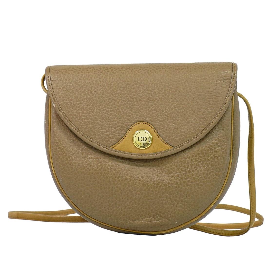 Christian Dior Vintage CD Flap Beige Leather Bag: Christian Dior Vintage CD Flap Beige Leather Bag Vintage Christian Dior CD Flap bag in beige leather. This women's bag is made in France and remains in good condition, showing light wear, light marks,