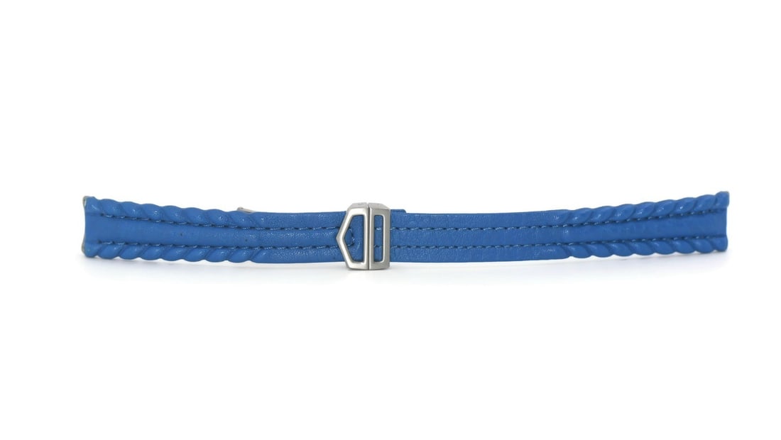 TAG Heuer 15 mm Blue Leather Wristwatch Band: TAG Heuer 15 mm Blue Leather Wristwatch Band Pre-owned TAG Heuer wristwatch band in blue leather. This replacement strap is made in Switzerland and is designed with a 15 mm band width. Specifications 