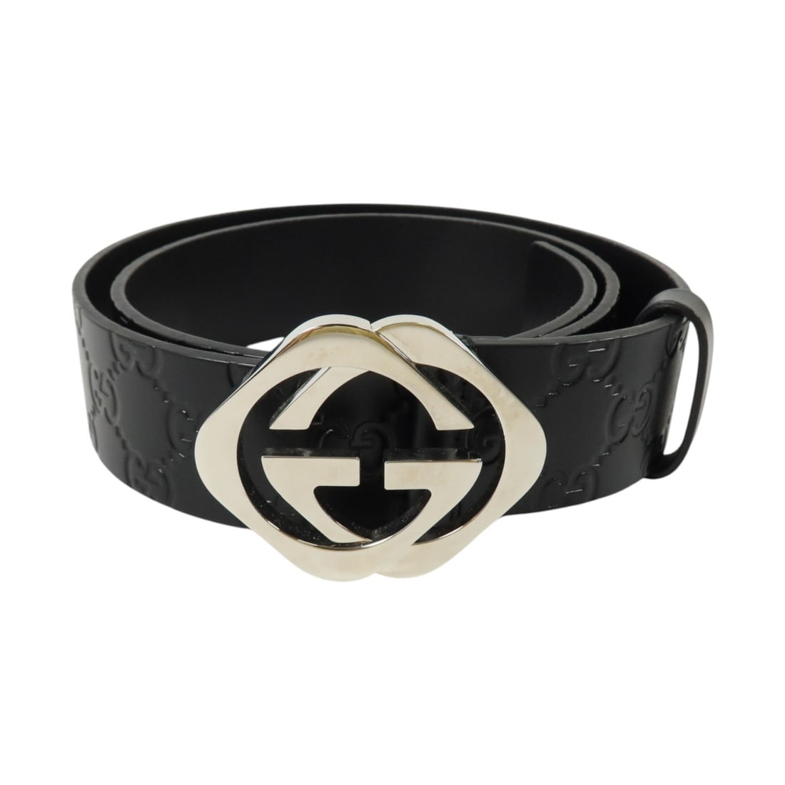 Gucci 525040 Interlocking G black calfskin belt size 90: Gucci 525040 Interlocking G black calfskin belt size 90 Black calfskin leather belt with an Interlocking G design and silver-tone hardware. Made in Italy, this men's belt is model 525040 and includes 