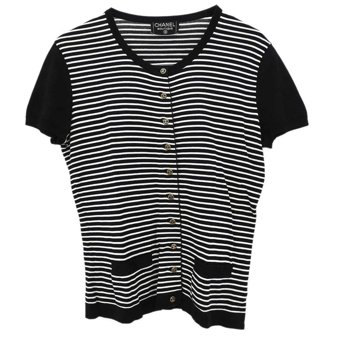 CHANEL Black Cotton Short Sleeve Cardigan Womens Size 38: CHANEL Black Cotton Short Sleeve Cardigan Womens Size 38 Women's Chanel short sleeve cardigan in black and white, made from 100% cotton. It is a regular-size cardigan in size 38 with a basic style. Th