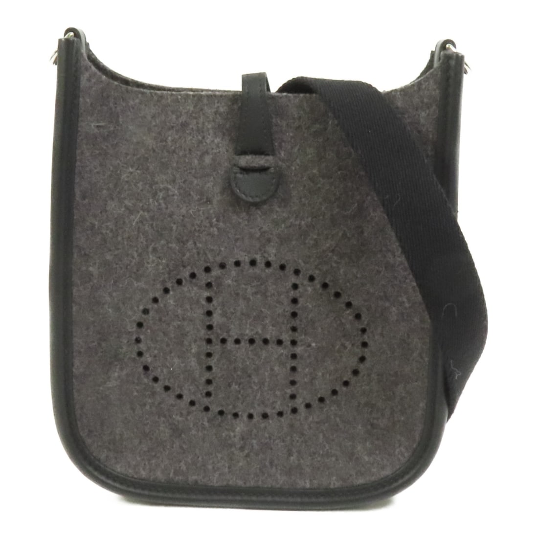 HERMES Evelyne TPM Wool Shoulder Bag Gray PHW: HERMES Evelyne TPM Wool Shoulder Bag Gray PHW Hermes Evelyne TPM shoulder bag in wooly grey wool, presented in a very good AB condition. It features a shoulder bag style, gray color, and comes with a 
