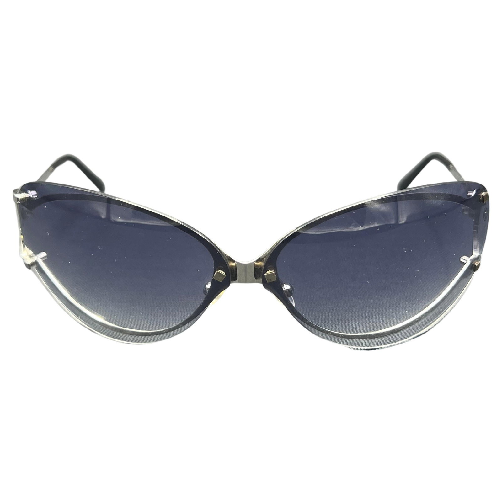 Cartier Paris cat eye oval sunglasses with case: Cartier Paris cat eye oval sunglasses with case Vintage Cartier Paris oval sunglasses with case. Features a silver tone hardware finish, navy gradient lenses, and an oval/cat-eye shape. Made in France
