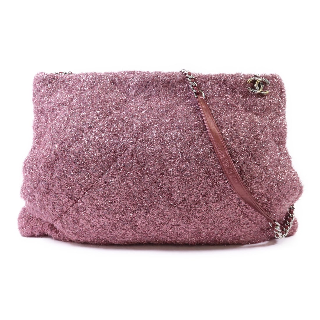 CHANEL CC Pink Fabric Chain Shoulder Bag SHW: CHANEL CC Pink Fabric Chain Shoulder Bag SHW CHANEL CC SHW Chain Shoulder Bag in pink fabric and knit fabric with glitter. This women's shoulder bag is made in France and features a chain shoulder str