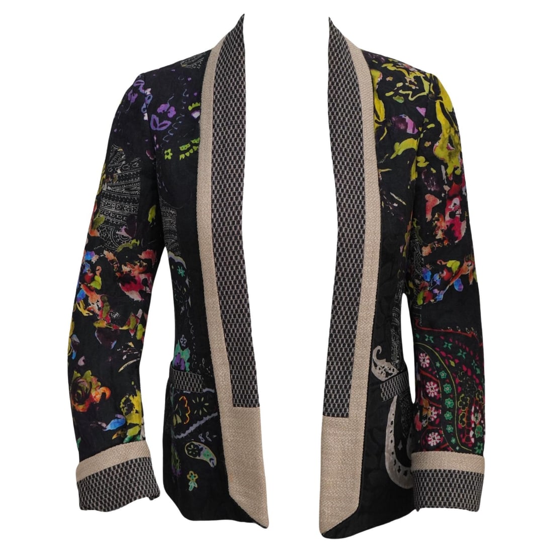 Etro floral paisley black blazer EU 40: Etro floral paisley black blazer EU 40 Etro black blazer featuring a floral and paisley design in mixed colors. It has detailed trim along the collar and sleeves, faux pockets, and is in excellent con