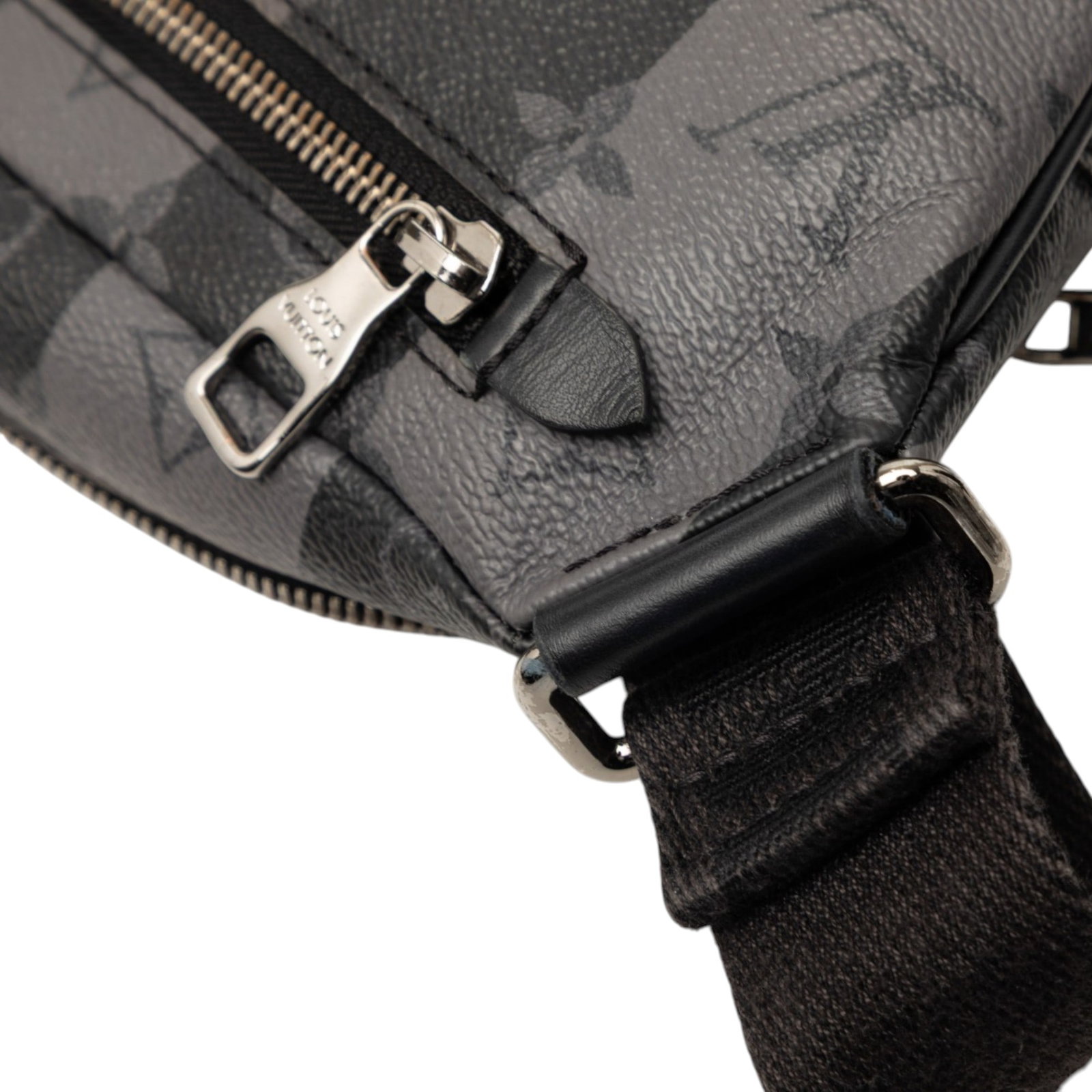 Louis Vuitton Monogram Eclipse sling bag with waist strap - 8