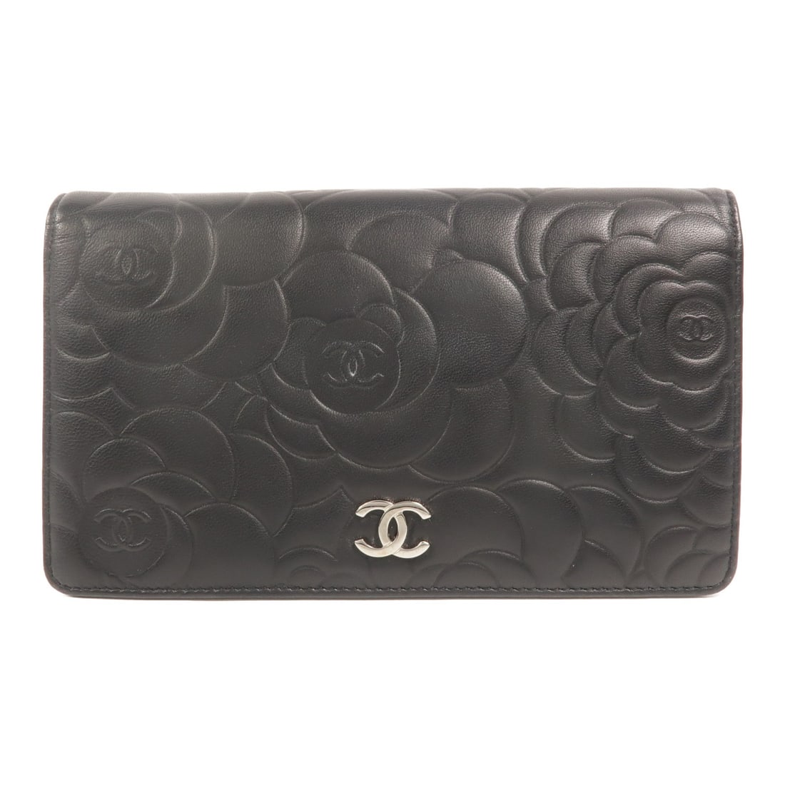 CHANEL A36544 Camellia bifold wallet black lambskin CC SHW: CHANEL A36544 Camellia bifold wallet black lambskin CC SHW Black lambskin bifold wallet featuring the CC Camellia design and silver-tone hardware. This women's long fold wallet is model A36544 and inc