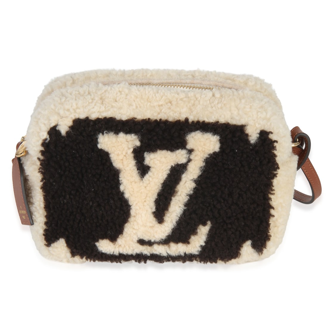 Louis Vuitton Monogram Teddy Beach Pouch Fabric Zip-Around: Louis Vuitton Monogram Teddy Beach Pouch Fabric Zip-Around This Louis Vuitton Monogram Teddy Fleece Beach Pouch features a stylish beige and brown monogram design crafted from soft fabric. The pouch i