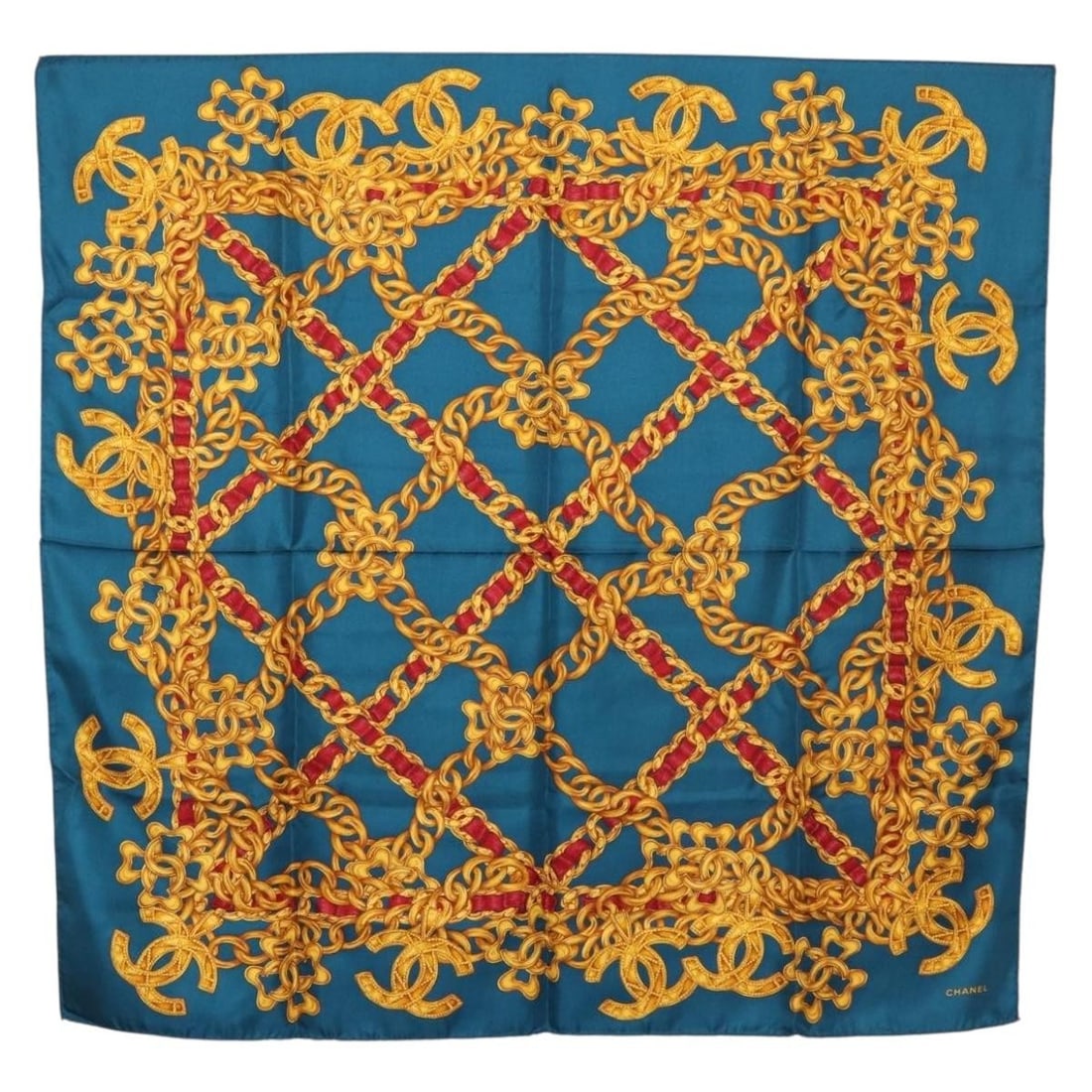 CHANEL Silk Scarf Blue Chain Accessory CC Pattern 100cm: CHANEL Silk Scarf Blue Chain Accessory CC Pattern 100cm CHANEL chain accessory pattern scarf in blue silk, made in Italy. This women's scarf measures approximately 100 cm x 100 cm (39.4 in x 39.4 in).