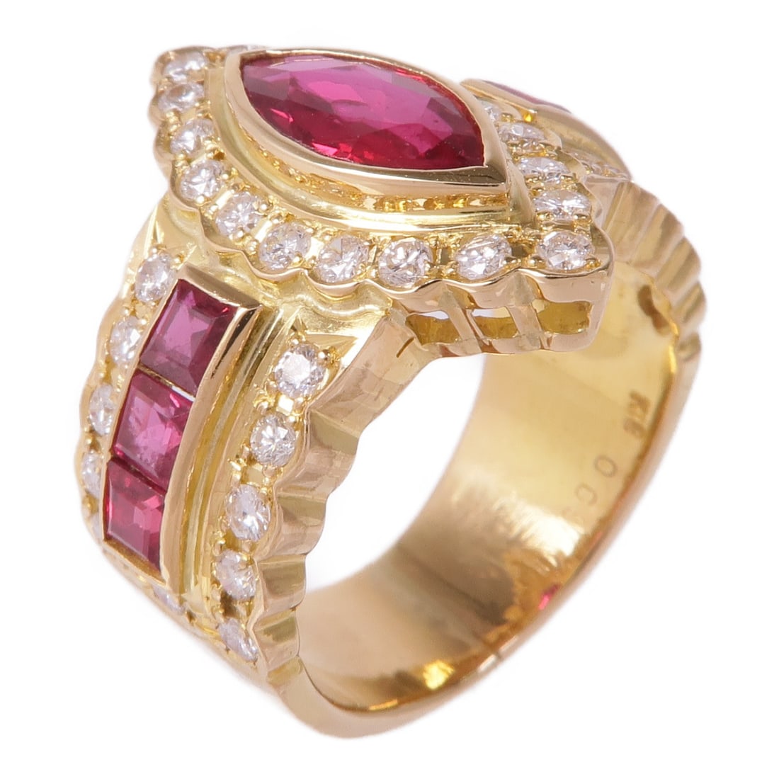 18K Yellow Gold Ruby Diamond Ring Size 5.25: 18K Yellow Gold Ruby Diamond Ring Size 5.25 A women's ring in K18 yellow gold featuring ruby and diamond accents. The ring is size US 5.25 and has a red and clear color presentation. Condition is AB:
