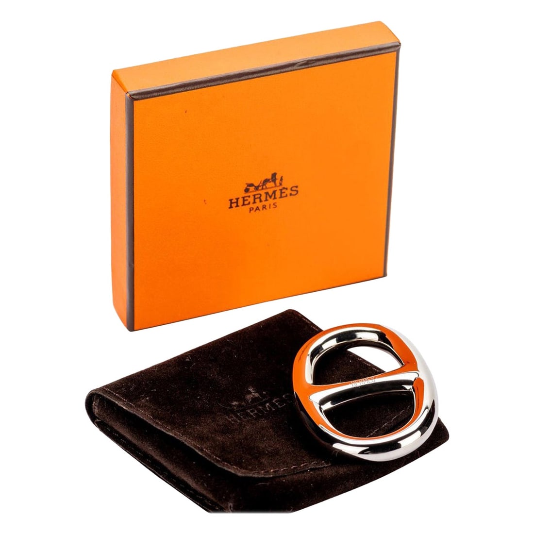 Hermes Palladium Scarf Ring New in Box France: Hermes Palladium Scarf Ring New in Box France Elevate your accessory collection with this exquisite Hermes Palladium Scarf Ring. Crafted from high-quality palladium, this designer piece showcases the 