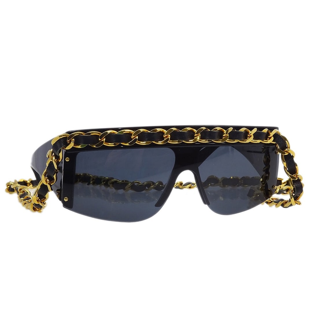 CHANEL Chain Square Sunglasses Black Acrylic Gold Chain: CHANEL Chain Square Sunglasses Black Acrylic Gold Chain Black square sunglasses with a chain detail, made in Italy. This women's eyewear style features an acrylic frame with black lenses and comes wit