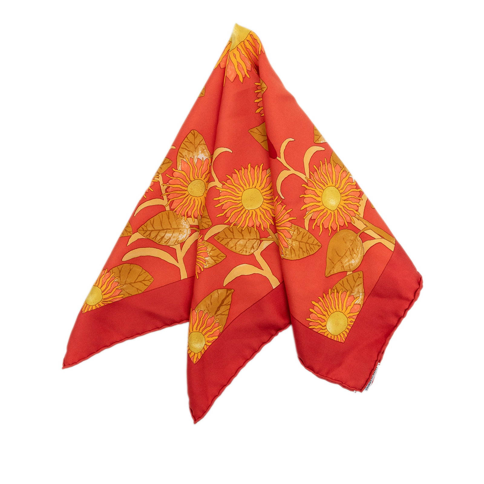 Hermes Tourne Sols silk pocket square orange: Hermes Tourne Sols silk pocket square orange Hermes Tourne Sols silk handkerchief featuring the Tourne Sols print in orange. Made in France, this accessory is crafted from 100% silk and shows conditio