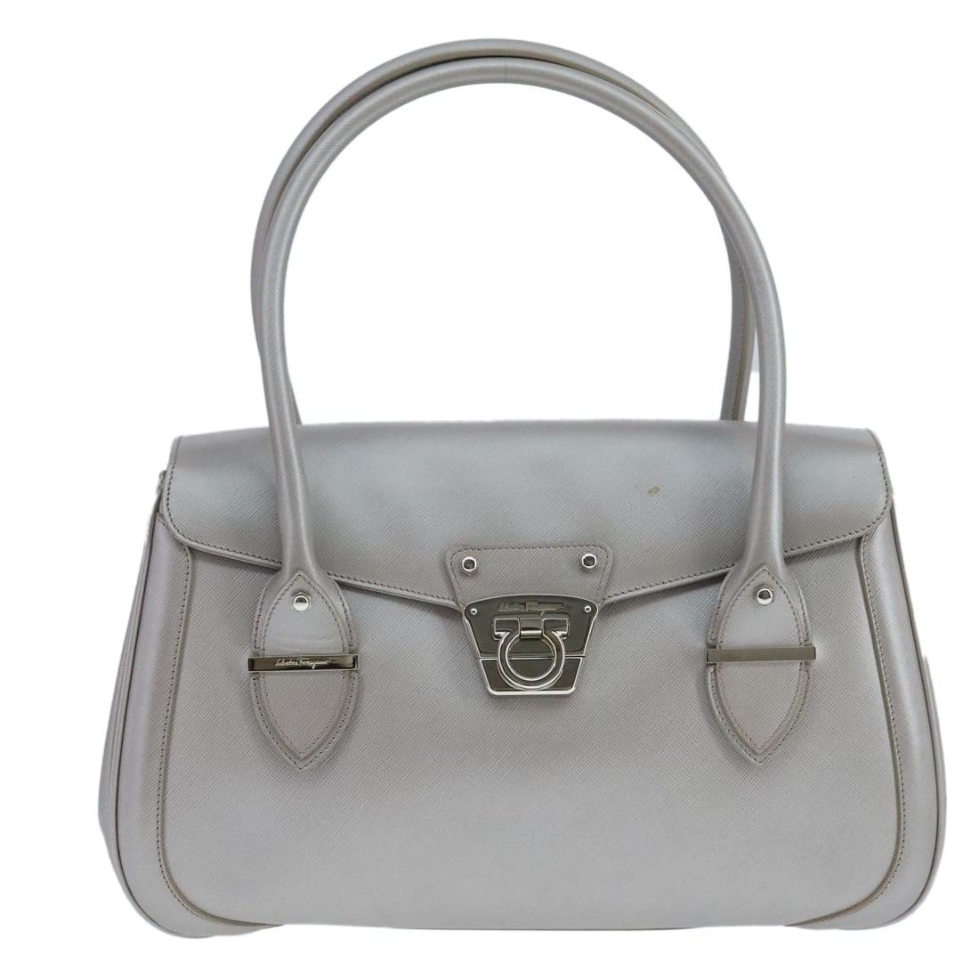 Leather satchel Salvatore Ferragamo Virna in silver: Leather satchel Salvatore Ferragamo Virna in silver Salvatore Ferragamo Virna Satchel in silver leather. This women's handbag is presented in fair condition with visible wear, including rubbing to the