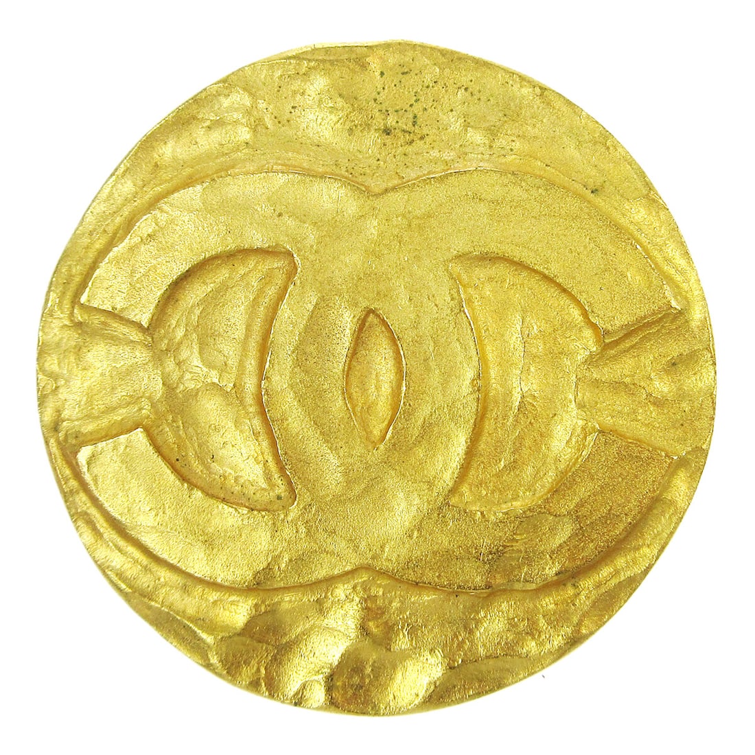 Chanel Gold Tone Medallion Brooch Pin 94P France: Chanel Gold Tone Medallion Brooch Pin 94P France Chanel medallion brooch pin in a gold-tone finish, featuring the CC logo motif and marked 94P. Made in France, this brooch comes with its box. Conditio
