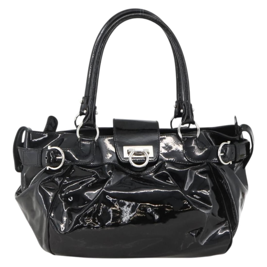 Salvatore Ferragamo Gancini black patent leather handbag: Salvatore Ferragamo Gancini black patent leather handbag Salvatore Ferragamo Gancini handbag in black patent leather. Made in Italy, this women's bag is presented in good vintage condition with honest