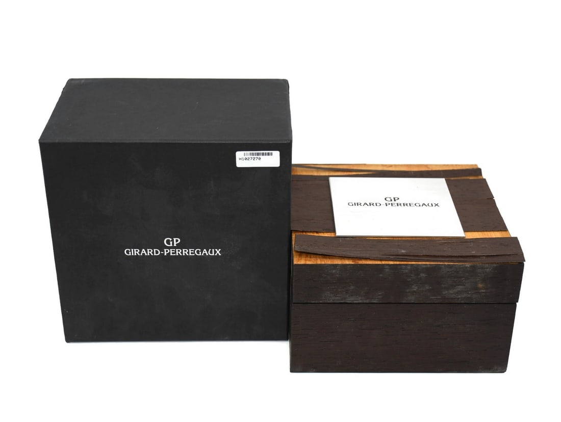 Girard-Perregaux single presentation box 7X7X5 inches: Girard-Perregaux single presentation box 7X7X5 inches This is a pre-owned Girard-Perregaux presentation box designed for a single watch. The box originates from Switzerland and measures 7 x 7 x 5 inch