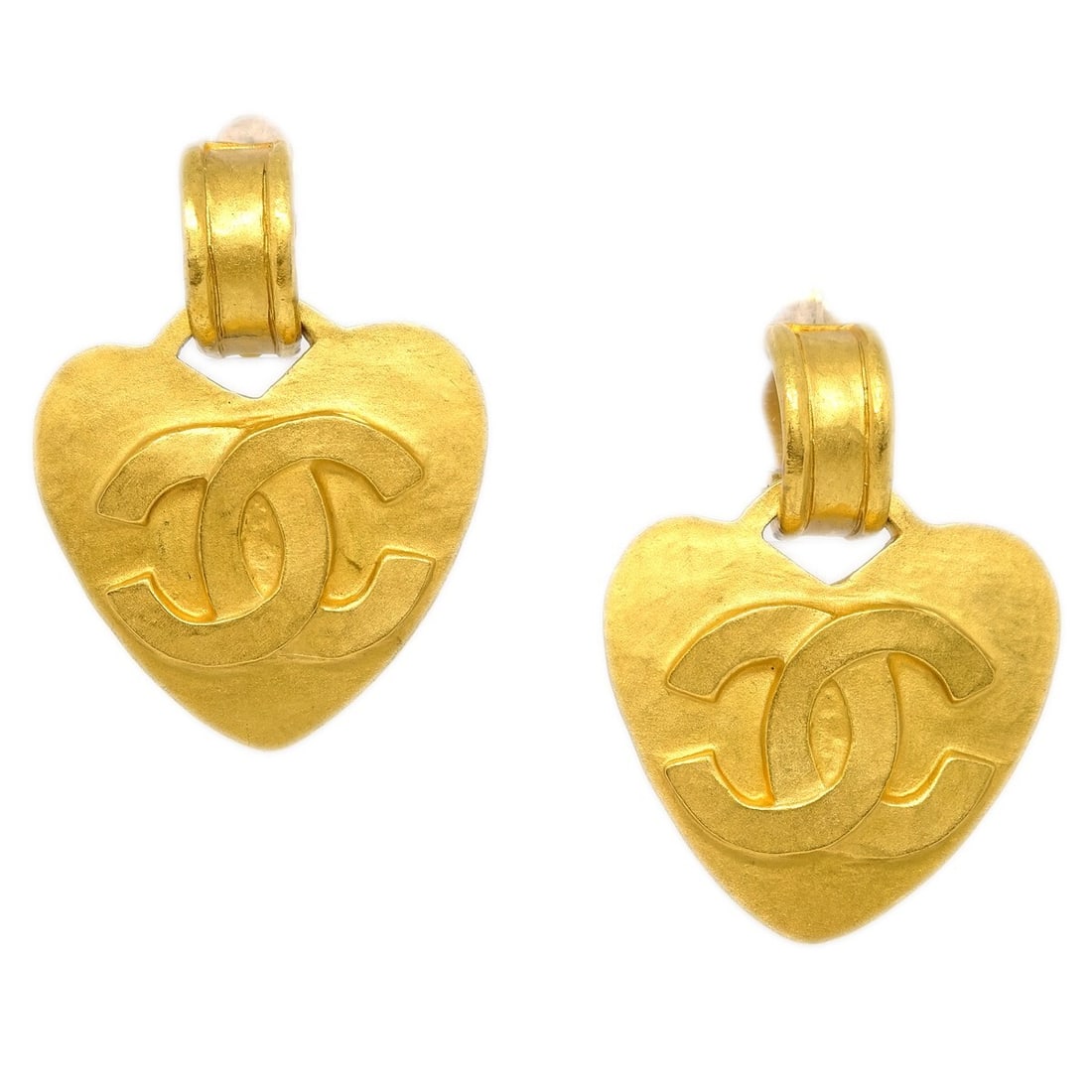 Chanel 95P Gold Plated Heart Dangle Clip On Earrings: Chanel 95P Gold Plated Heart Dangle Clip On Earrings Vintage Chanel clip-on dangle earrings featuring a heart motif in gold-plated metal. Made in France, this pair is marked 95P and presents in very g