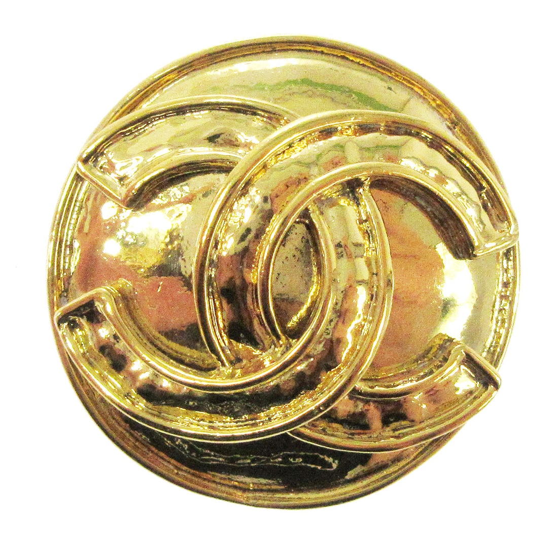 Chanel CC Logo Medallion Brooch Gold Tone 94P: Chanel CC Logo Medallion Brooch Gold Tone 94P Gold-tone Chanel medallion brooch pin featuring the CC logo motif. Marked 94P and made in France, this brooch shows reasonable wear and tear with noted de