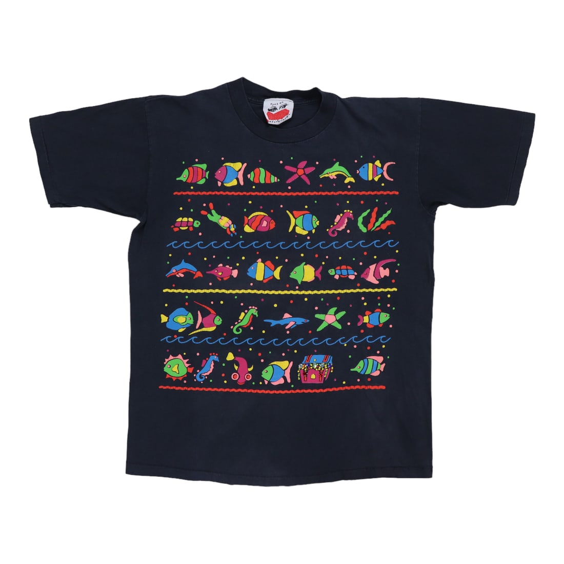 Black 1990s cotton graphic shirt with front and back fish print: Black 1990s cotton graphic shirt with front and back fish print Authentic original vintage 1990s Tropical Fish shirt with front and back graphics. This is a true vintage shirt, not a modern reproducti