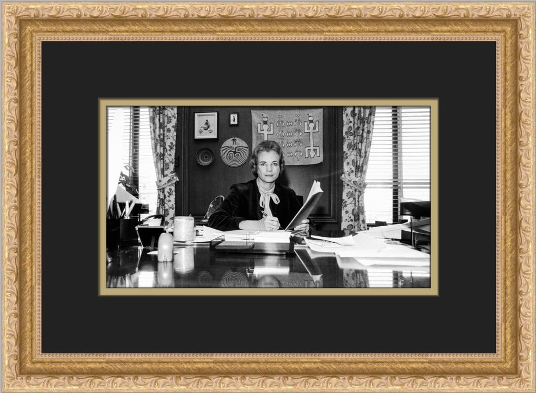 Framed Sandra Day O'Connor 8x10 Historical Portrait (1 of 2)
