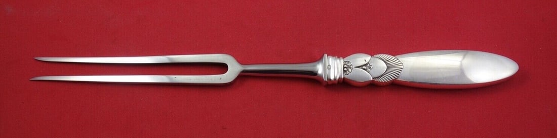 Georg Jensen Cactus Sterling Silver Roast Carving Fork 12 1/4": Georg Jensen Cactus Sterling Silver Roast Carving Fork 12 1/4" This exquisite roast carving fork is part of the iconic Cactus pattern by Georg Jensen, crafted from high-quality sterling silver. The fo
