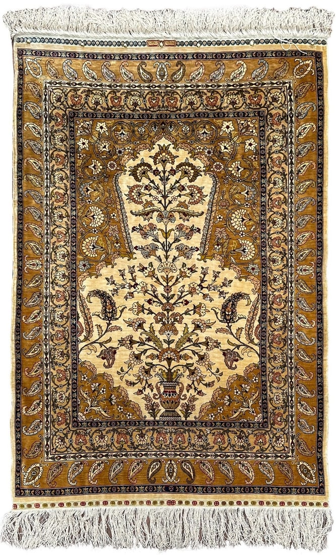 76x114cm Turkish Hereke silk tapestry rug Tree of Life vintage: 76x114cm Turkish Hereke silk tapestry rug Tree of Life vintage This is a mid 20th century Turkish Hereke silk tapestry rug with a classic Tree of Life floral pattern. It is handmade and hand knotted, 
