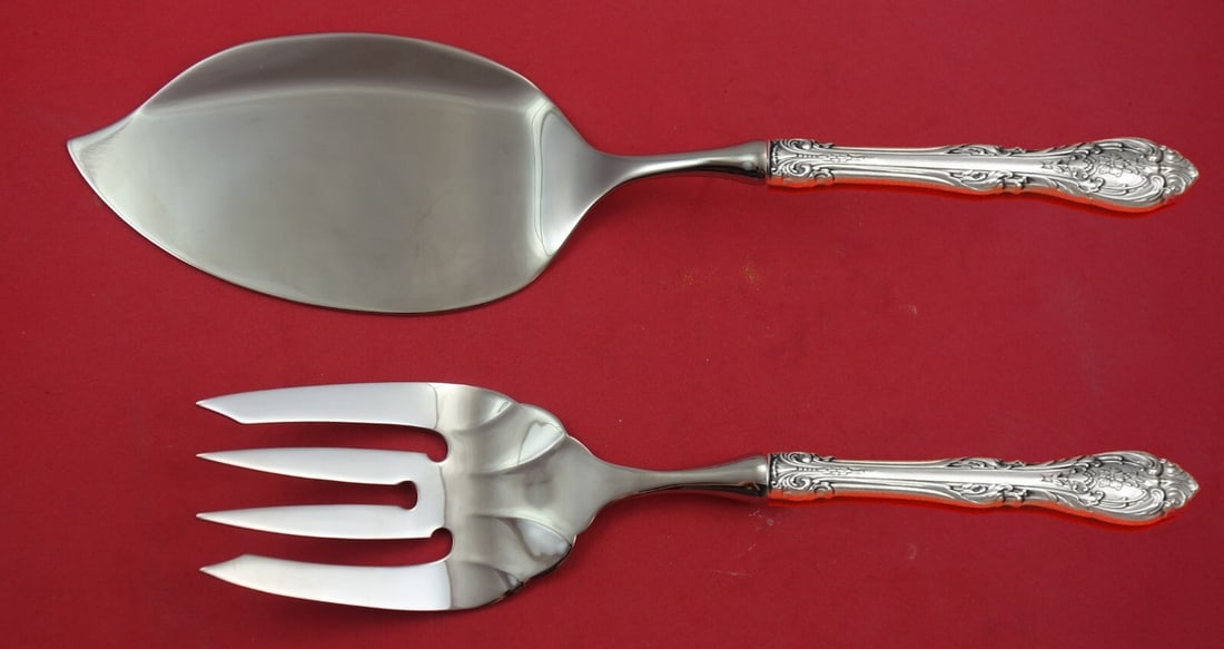 Gorham King Edward Sterling Silver 2-Piece Salmon Serving Set: Gorham King Edward Sterling Silver 2-Piece Salmon Serving Set Presenting the exquisite King Edward Salmon Serving Set from Gorham, crafted from high-quality sterling silver. This custom-made 2-piece s
