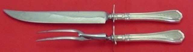 Reed & Barton Hepplewhite Engraved Sterling Silver Carving Set 2pc: Reed & Barton Hepplewhite Engraved Sterling Silver Carving Set 2pc This exquisite 2-piece roast carving set features the Hepplewhite Engraved pattern, crafted by the renowned Reed & Barton. Made with 