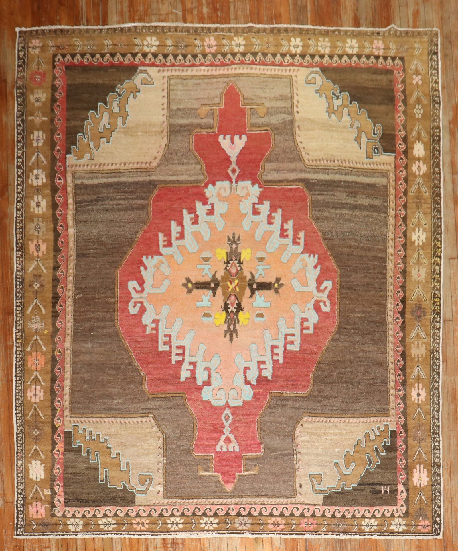 9' 3" x 11' 8" Mid 20th Century Turkish Kars Room Rug: 9' 3" x 11' 8" Mid 20th Century Turkish Kars Room Rug Vintage Turkish Kars room-size rug from the mid-20th century with a geometric design and patterned border. Pre-owned condition. Specifications Ori