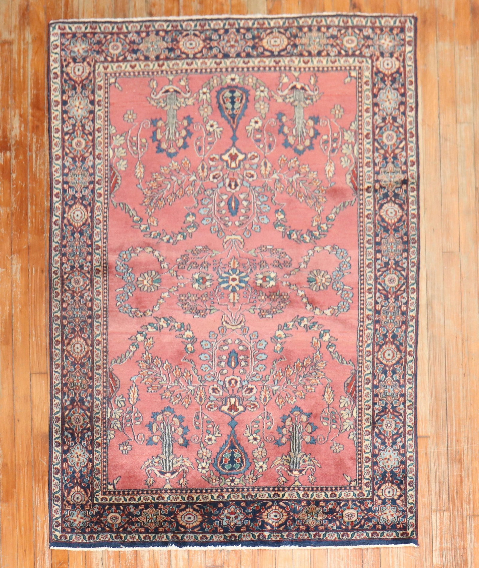 4' 1" x 5' 10" Accent Rug Traditional Indo Sarouk: 4' 1" x 5' 10" Accent Rug Traditional Indo Sarouk Vintage traditional Indo Sarouk accent rug with an intricate floral pattern and a pre-owned condition. This mid-20th century piece offers a classic Sa