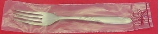 Gorham Willow Sterling Silver 7 1 2 Inch Dinner Fork: Gorham Willow Sterling Silver 7 1 2 Inch Dinner Fork This is a Gorham sterling silver regular fork in the Willow pattern, measuring 7 1/2 inches. Made in the United States, this piece is new in its or