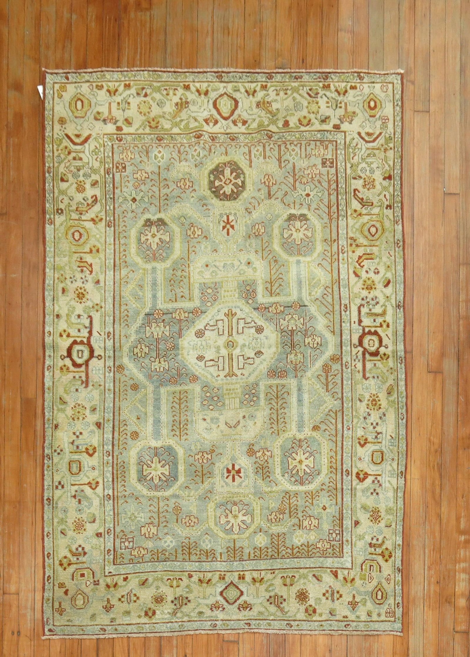 4' 5" x 6' 4" Early 20th Century Malayer Persian Accent Rug: 4' 5" x 6' 4" Early 20th Century Malayer Persian Accent Rug Early 20th century Persian Malayer rug with a classic accent-size format. This pre-owned rug is identified as a Malayer and features a tradi