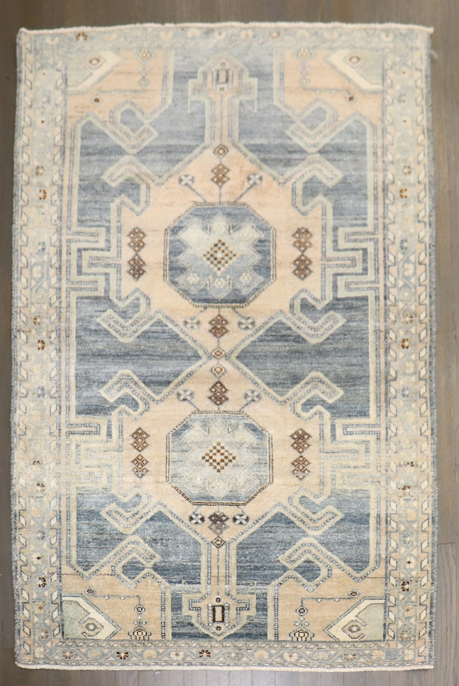 3' 6" x 5' Mid-20th Century Persian Hamadan Rug: 3' 6" x 5' Mid-20th Century Persian Hamadan Rug Vintage Persian Hamedan rug from the mid-20th century. This pre-owned small rug is identified as a Hamadan type. Specifications Type: Hamadan Origin: Pe
